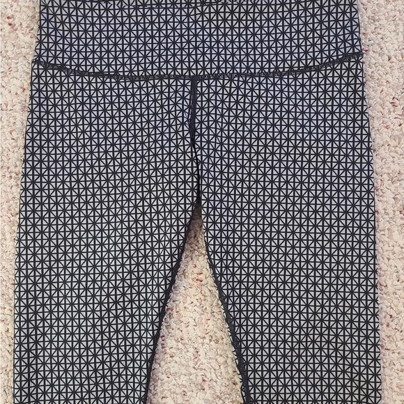 Lululemon Wunder Under  size 8 in tri geo silver spoon Blk - Picture 4 of 5